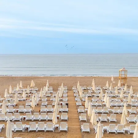 Moon Palace فندق