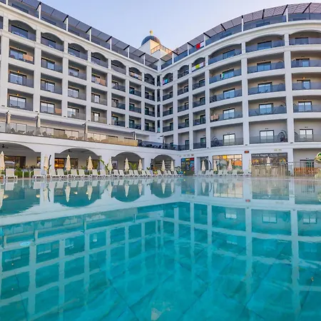 Moon Palace 5*