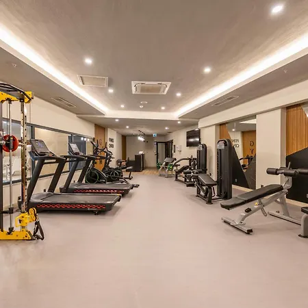 Moon Palace מלון