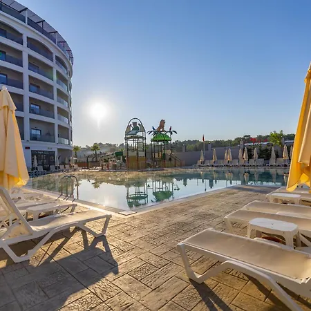 מלון Moon Palace 5*